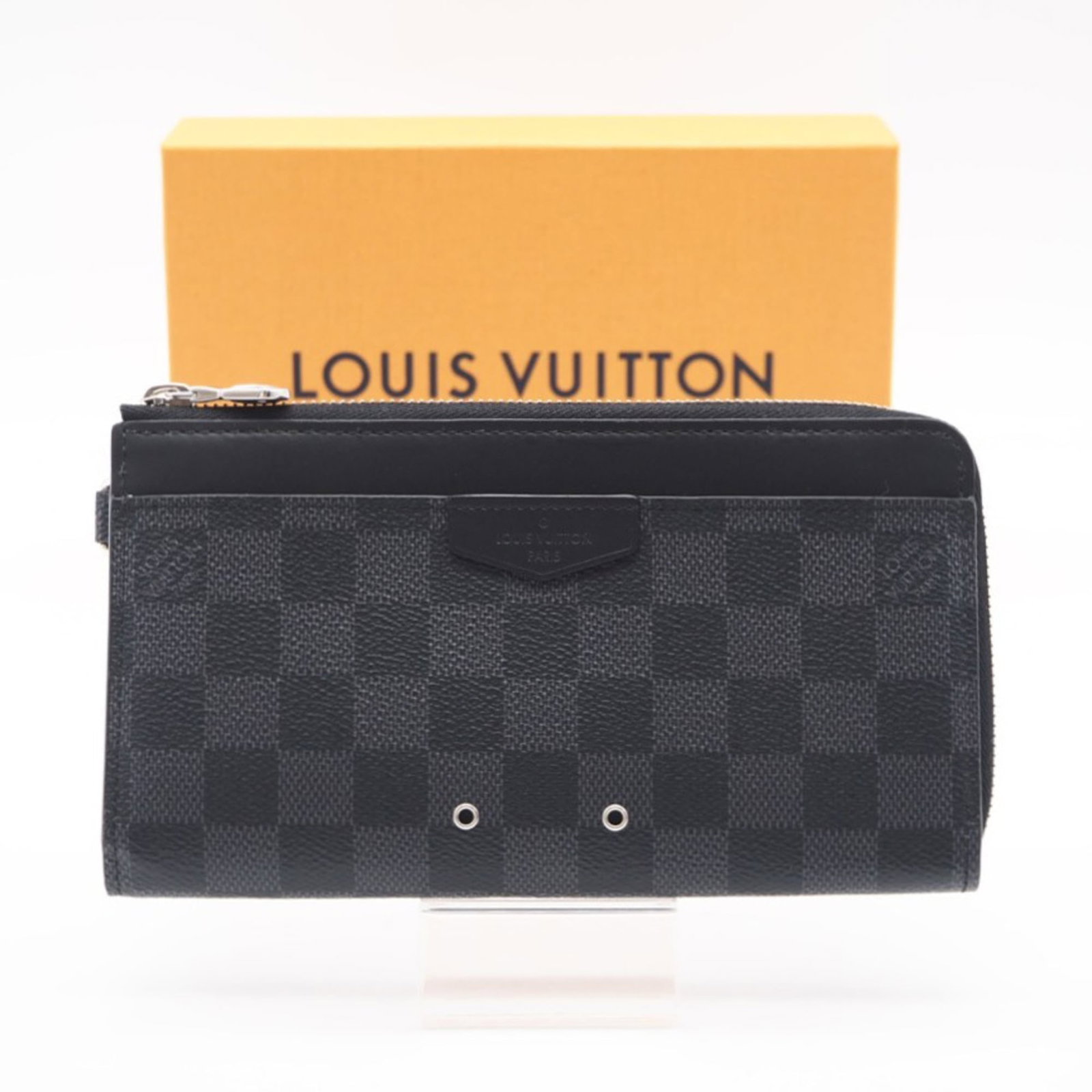 Louis Vuitton Bi-Fold Wallet - Damier Graphite: Louis Vuitton Bi-Fold Wallet - Damier Graphite A sleek and timeless accessory for the modern gentleman, this Louis Vuitton Bi-Fold Wallet in Damier Graphite is a must-have for anyone who values