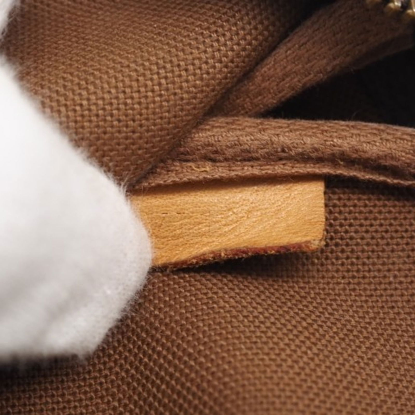 Louis Vuitton Monogram Pouch - 10