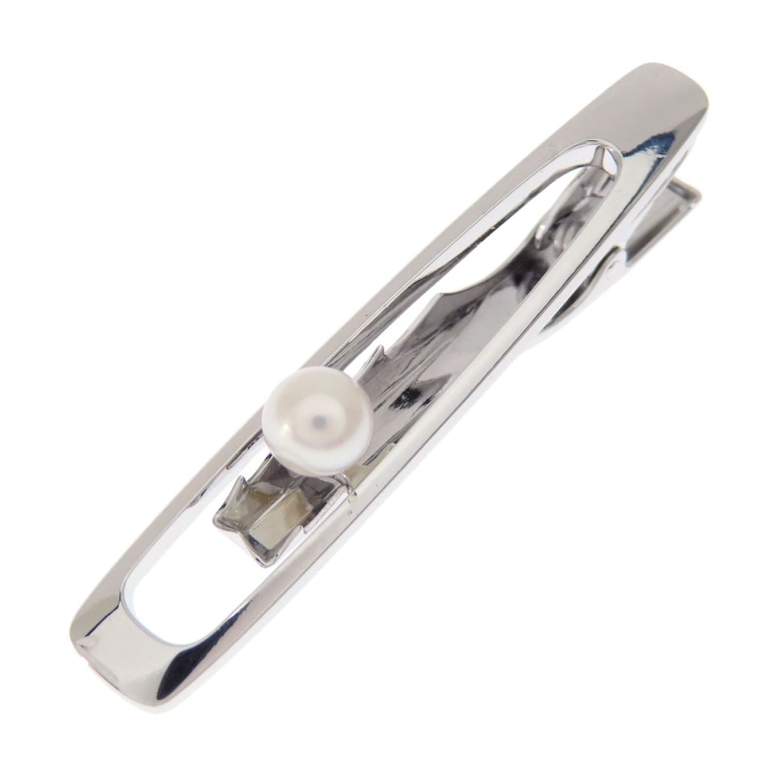 MIKIMOTO Tie bar pin PL SV: MIKIMOTO Tie bar pin PL SV Elevate your style with the sleek MIKIMOTO Tie bar pin, crafted from durable PL material and finished in elegant silver. This Japanese-made accessory adds a touch of