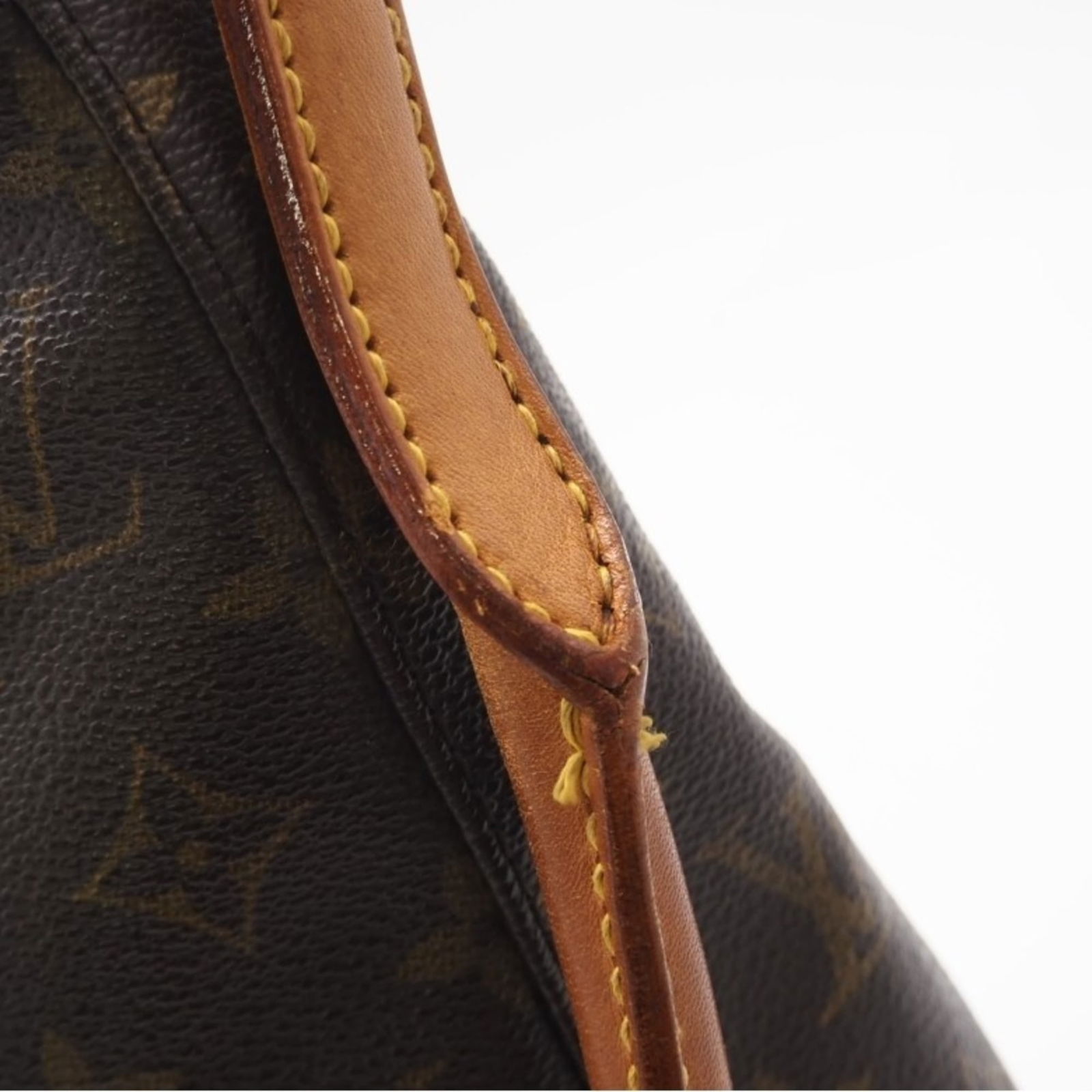 Louis Vuitton Monogram Handbag - 8