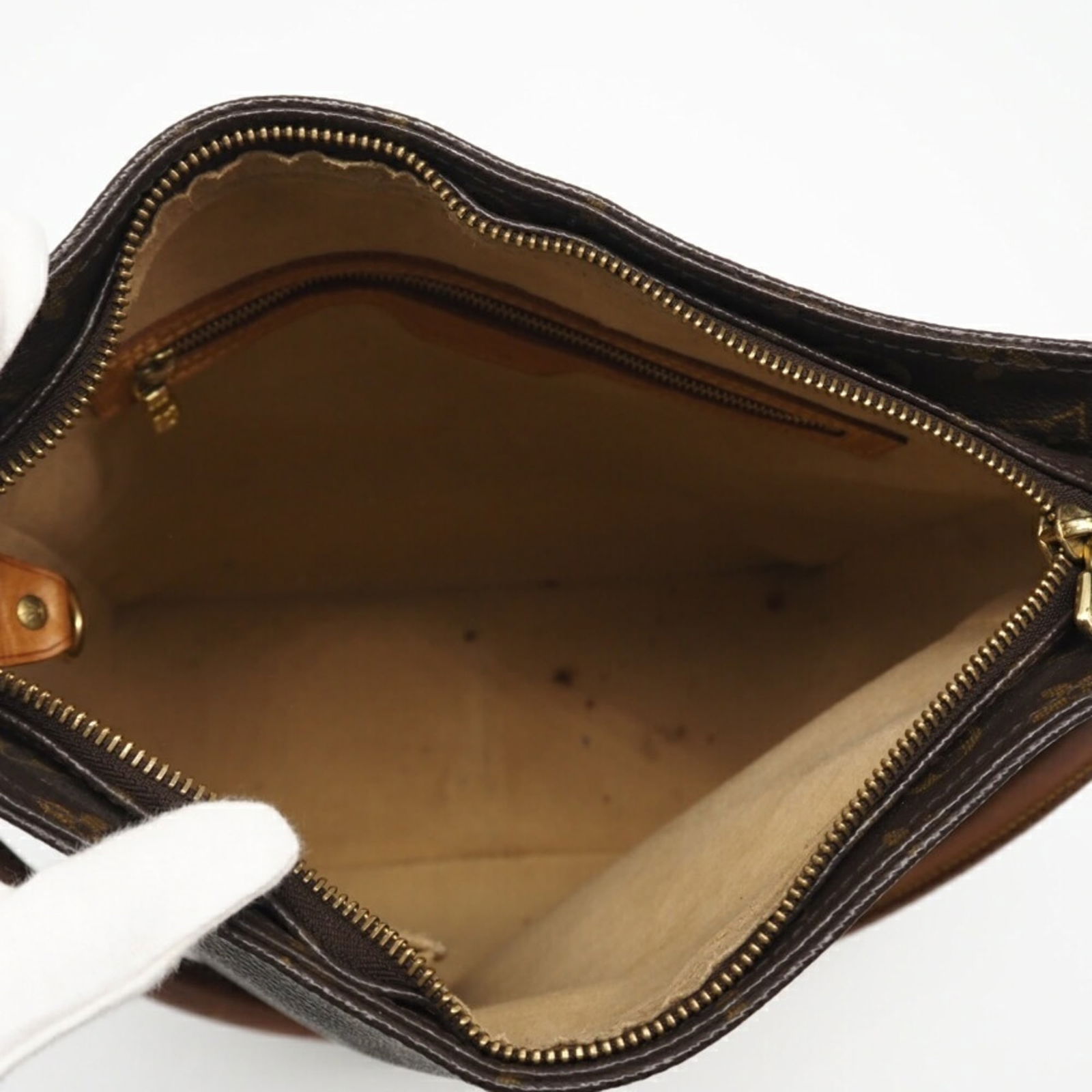 Louis Vuitton Monogram Handbag - 9