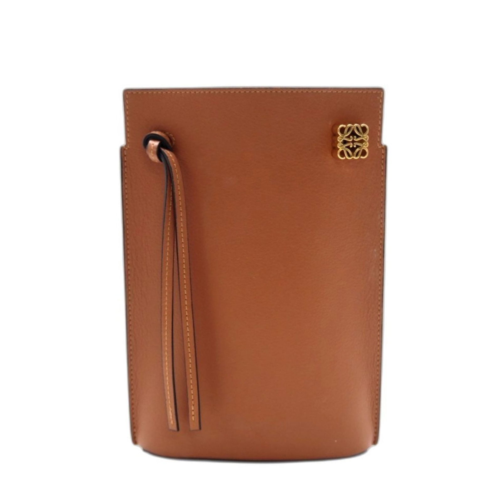 Loewe Leather Shoulder Bag: Loewe Leather Shoulder Bag A timeless piece of luxury, this pre-owned Loewe leather shoulder bag boasts rich brown tones and an open closure, showcasing the brand's signature craftsmanship. With its