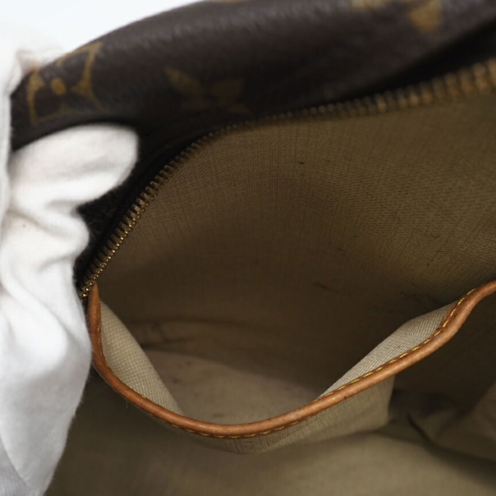 Louis Vuitton Monogram Handbag - 9