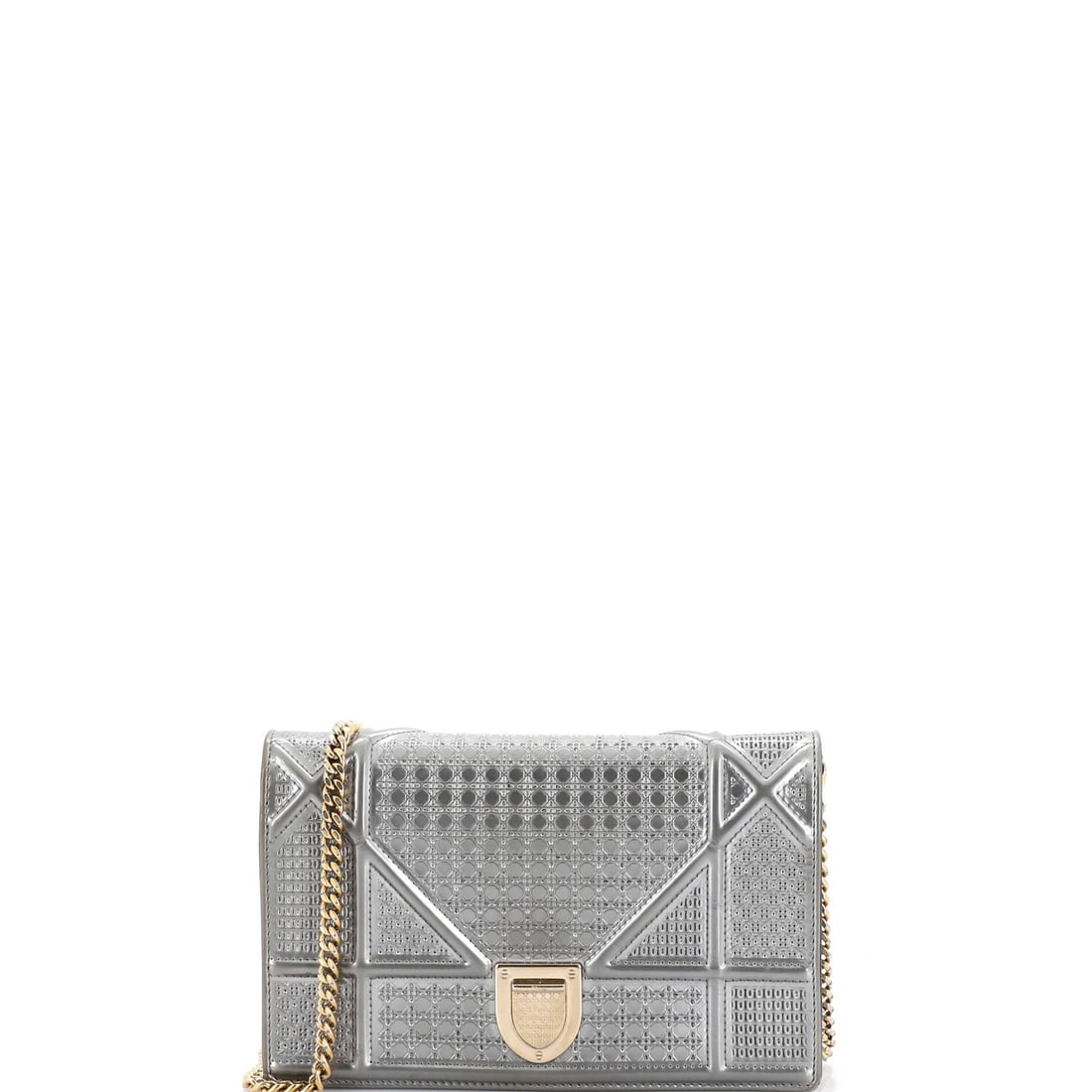 Calfskin Christian Dior Diorama Wallet on Chain Cannage Embossed: Calfskin Christian Dior Diorama Wallet on Chain Cannage Embossed A stunning Calfskin Christian Dior Diorama Wallet on Chain Cannage Embossed clutch in silver patent leather, adorned with intricate