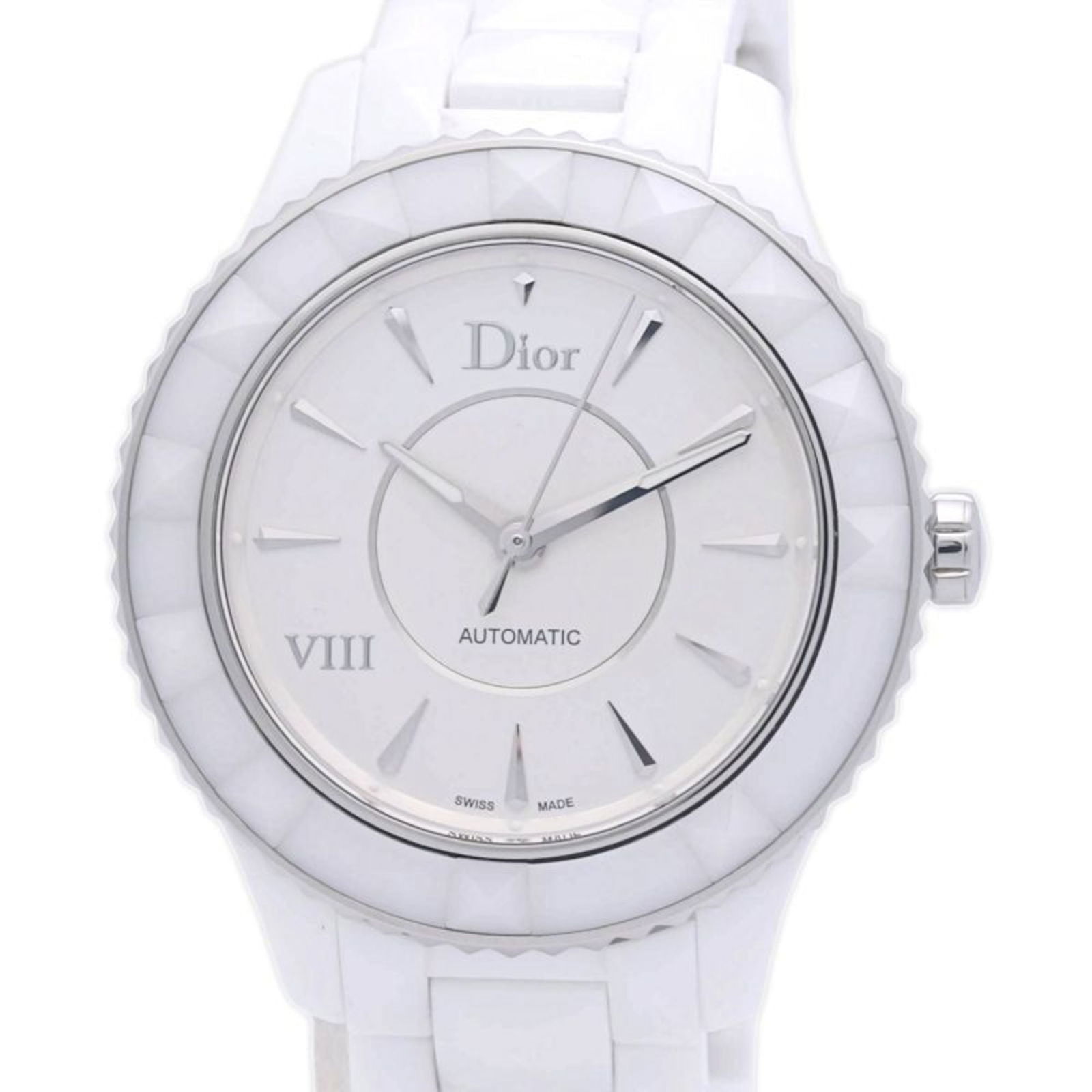 Wristwatch Christian Dior: Wristwatch Christian Dior A sleek and sophisticated timepiece, the Christian Dior wristwatch boasts a striking white dial against its durable ceramic case, measuring 39mm in diameter. With its