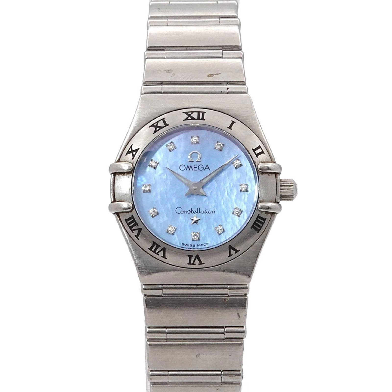Wristwatch Omega: Wristwatch Omega A stunning blue Omega wristwatch, crafted from durable stainless steel, boasts a sleek 22mm case and comfortable 14.5cm band, making it perfect for everyday wear. With its classic