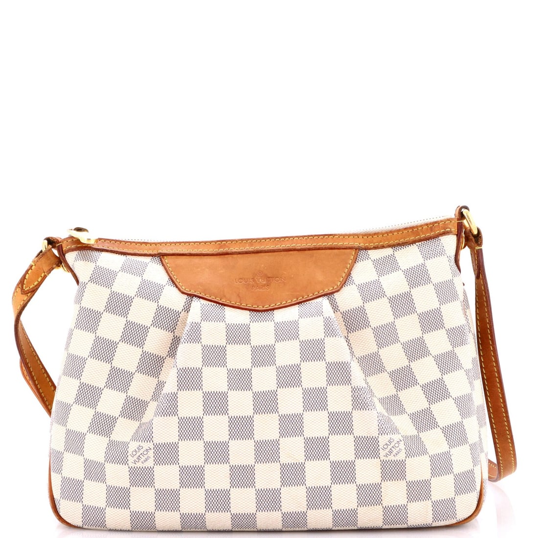 Louis Vuitton Siracusa Handbag in Damier PM: Louis Vuitton Siracusa Handbag in Damier PM The iconic Louis Vuitton Siracusa handbag in Damier PM canvas is a timeless classic, boasting a crisp white exterior and neutral interior that exudes