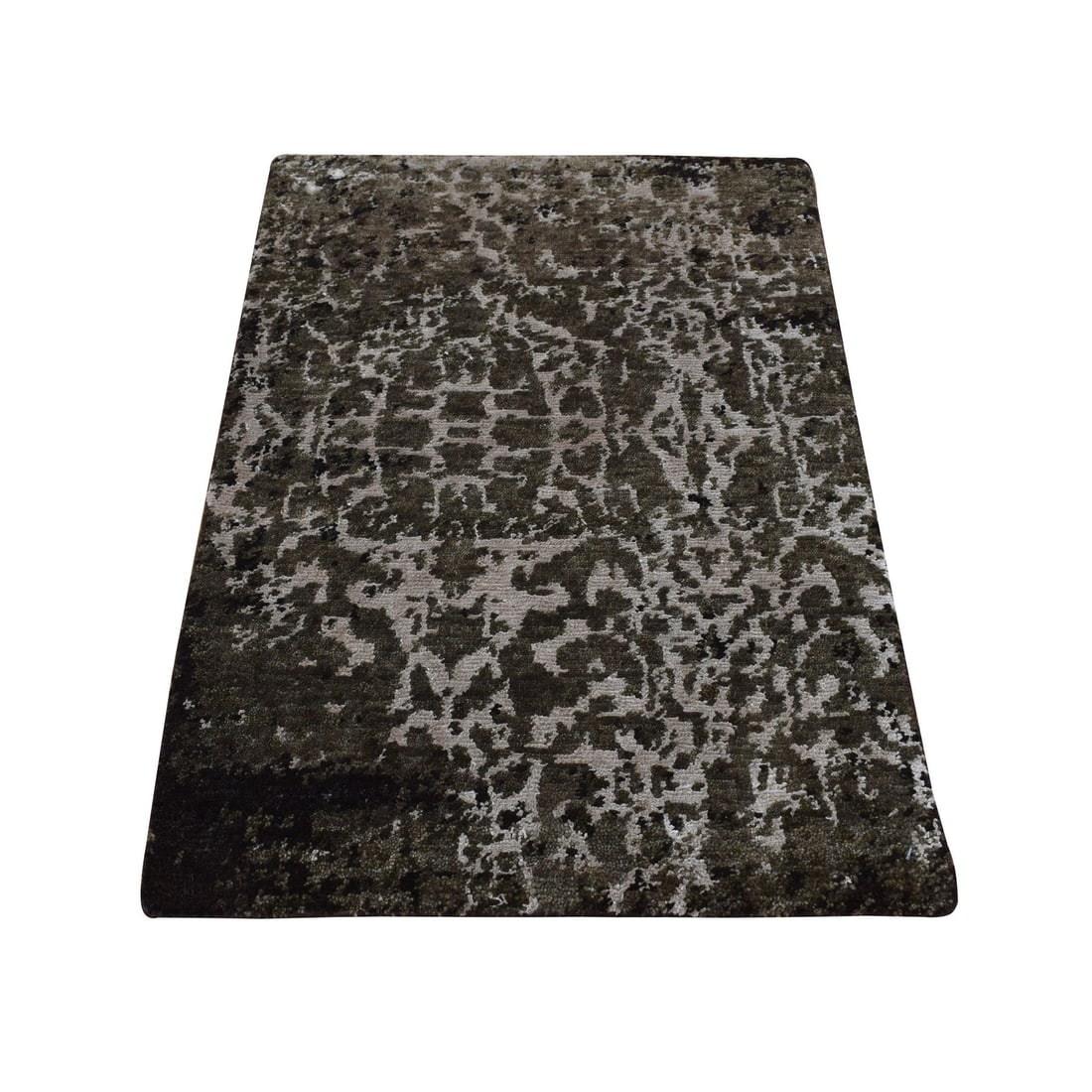 Rug 2'x2'9" Green Modern Design Wool and Silk Hand Knotted Sample Mat: Rug 2'x2'9" Green Modern Design Wool and Silk Hand Knotted Sample Mat Experience the vibrant beauty of Indian craftsmanship with this stunning 2'x2'9" green modern design wool and silk hand knotted