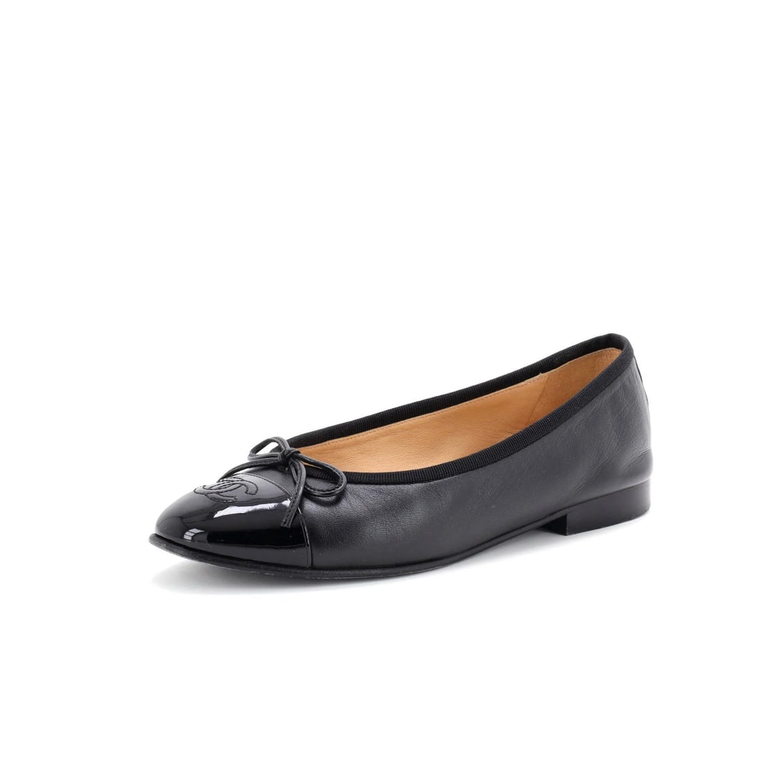 Chanel Women's CC Cap Toe Bow Ballerina Flats in Leather & Patent: Chanel Women's CC Cap Toe Bow Ballerina Flats in Leather & Patent Elevate your shoe game with the iconic Chanel CC Cap Toe Bow Ballerina Flats, featuring sleek leather and patent details that add a to