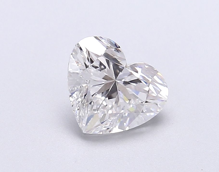 IGI Heart 1.53ct E VVS2 Loose Lab Diamond: IGI Heart 1.53ct E VVS2 Loose Lab Diamond Experience the brilliance of nature, without the environmental impact or high costs associated with traditional mining. This stunning 1.53ct IGI-certified lab