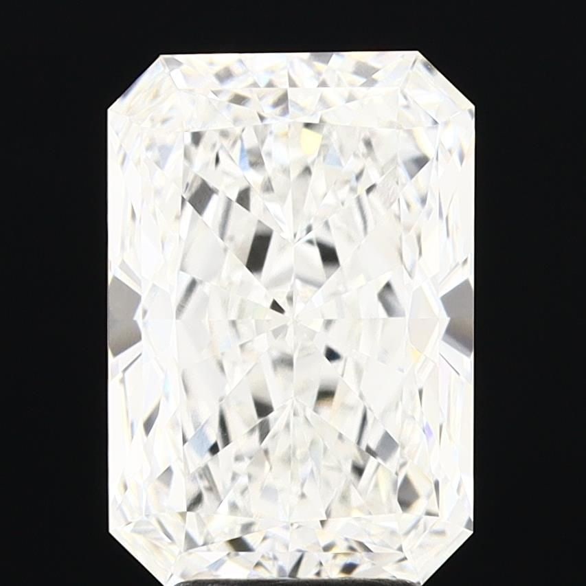 IGI Radiant 4.68ct E VVS1 Loose Lab Diamond: IGI Radiant 4.68ct E VVS1 Loose Lab Diamond Experience the exceptional brilliance of this 4.68ct IGI Radiant lab diamond, boasting an impressive EX symmetry and EX polish for maximum fire and