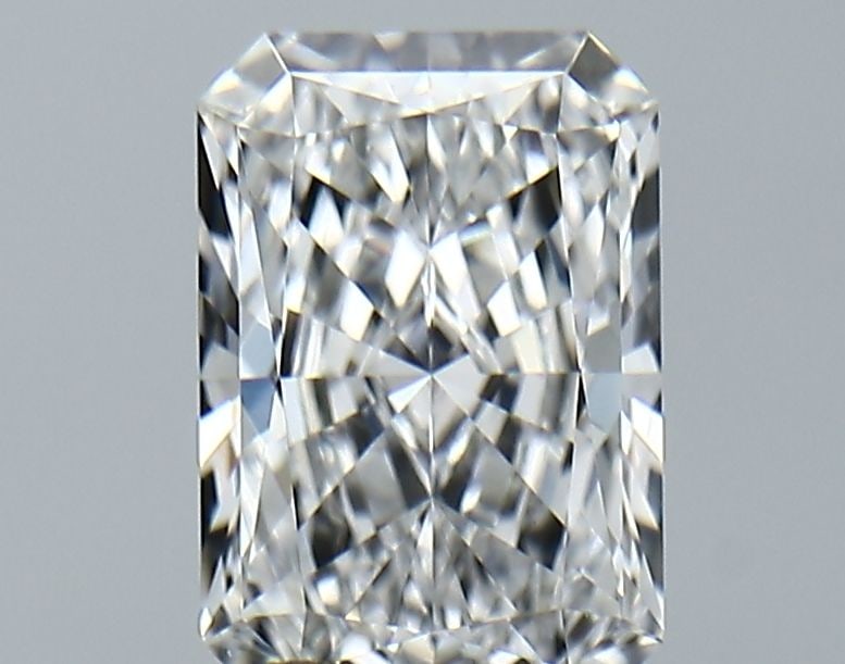 Loose Lab Diamond - GIA Radiant 2.13ct E VVS2: Loose Lab Diamond - GIA Radiant 2.13ct E VVS2 A rare and exceptional lab-grown diamond, certified by the prestigious GIA as a radiant cut with an impressive 2.13 carats of fire and brilliance. Its exc
