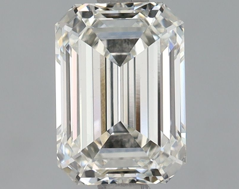 Loose Lab Diamond - IGI Emerald 1.38ct G VVS2: Loose Lab Diamond - IGI Emerald 1.38ct G VVS2 A stunning lab-grown emerald cut diamond, certified by the International Gemological Institute (IGI), boasts exceptional clarity and color. Weighing in at