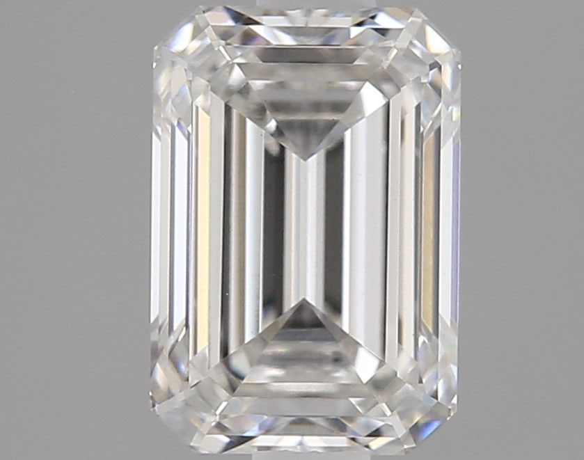 Loose Lab Diamond - IGI Emerald 1.33ct G VVS2: Loose Lab Diamond - IGI Emerald 1.33ct G VVS2 Experience the brilliance of a lab-grown diamond, certified by IGI as an Emerald cut with exceptional clarity and color. This 1.33ct G VVS2 gem shines wit