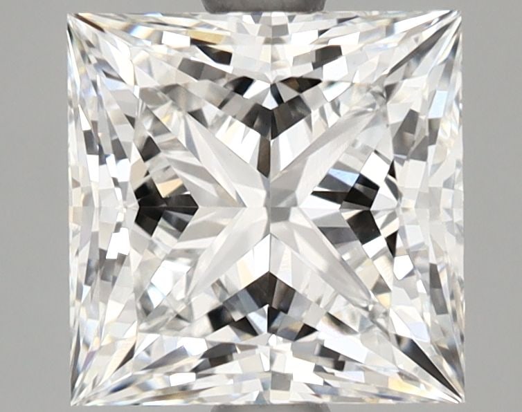 IGI Princess 2.19ct E VVS2 Loose Lab Diamond: IGI Princess 2.19ct E VVS2 Loose Lab Diamond Experience the brilliance of nature, without the environmental impact - this stunning 2.19ct IGI Princess diamond is a lab-grown gem that shines with excep