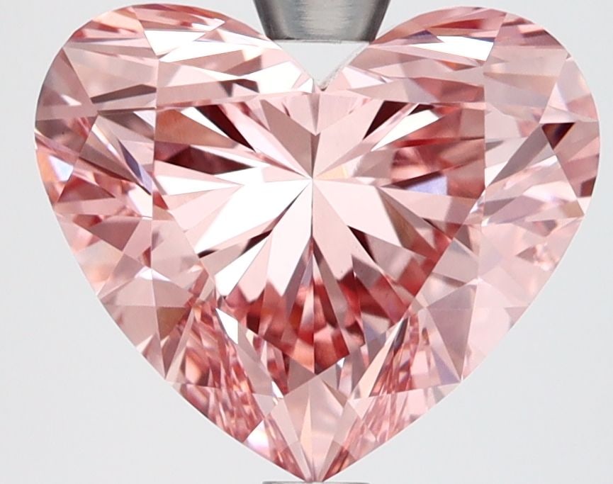 Loose Lab Diamond - IGI Heart 3.71ct Fancy Vivid Pink VVS2: Loose Lab Diamond - IGI Heart 3.71ct Fancy Vivid Pink VVS2 Experience the unparalleled beauty of a lab-grown diamond, certified by the International Gemological Institute (IGI) as Fancy Vivid Pink, wi