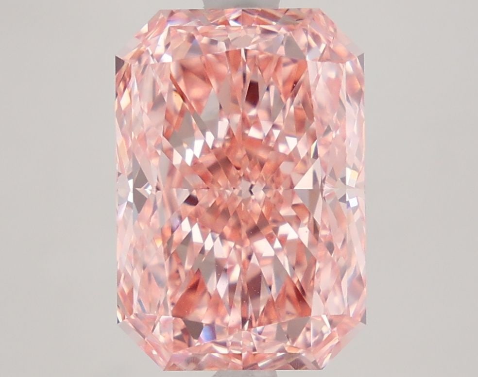IGI Radiant 4.48ct Fancy Vivid Pink VVS2 Loose Lab Diamond: IGI Radiant 4.48ct Fancy Vivid Pink VVS2 Loose Lab Diamond Experience the rare beauty of a Fancy Vivid Pink diamond, one of the most sought-after colors in the world of gemstones. This exquisite 4.48c