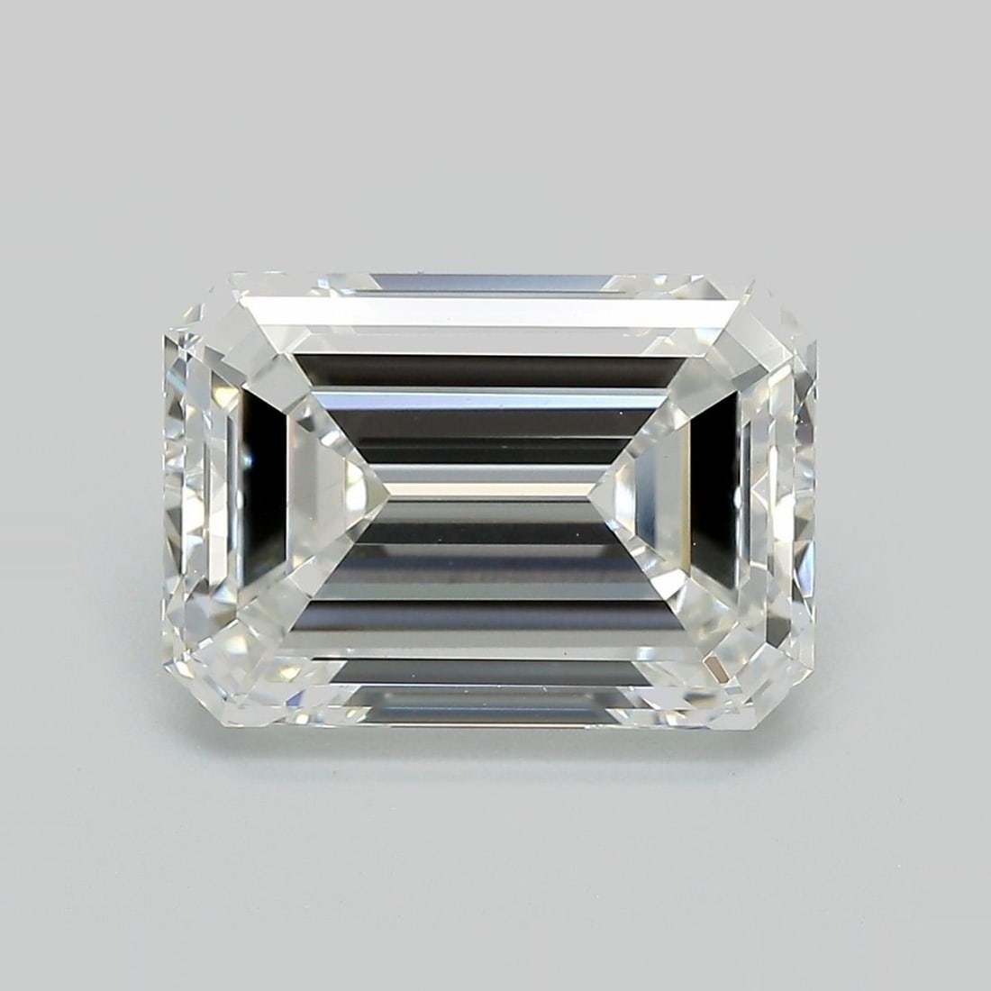 Loose Lab Diamond - IGI Emerald 5.29ct F VVS2: Loose Lab Diamond - IGI Emerald 5.29ct F VVS2 Experience the unparalleled brilliance of a lab-grown diamond, certified by IGI as an Emerald 5.29ct F VVS2. This exquisite stone boasts exceptional clari