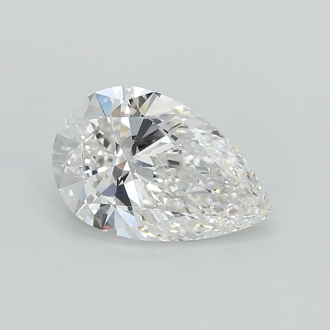 Loose Lab Diamond - IGI Pear 5.09ct E VVS2: Loose Lab Diamond - IGI Pear 5.09ct E VVS2 A stunning lab-grown pear diamond, certified by the International Gemological Institute (IGI), boasts exceptional clarity and color. With its impressive 5.09