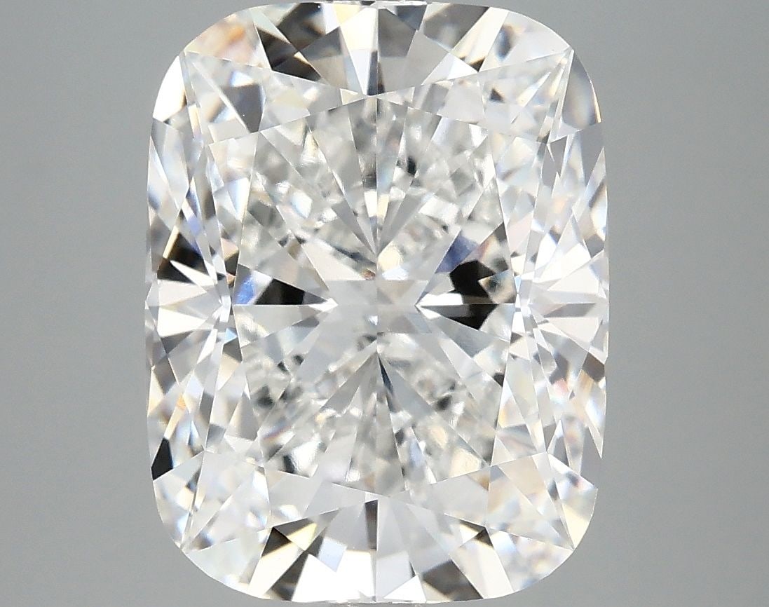 Loose Lab Diamond - IGI Cushion Modified 6.51ct E VVS2: Loose Lab Diamond - IGI Cushion Modified 6.51ct E VVS2 A rare and exceptional lab-grown diamond, certified by the International Gemological Institute (IGI), boasts an impressive 6.51 carats of unparal