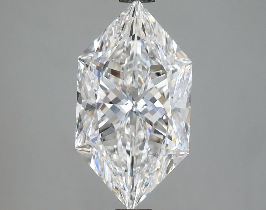 Loose Lab Diamond - IGI Hexagonal 3.68ct D VVS2: Loose Lab Diamond - IGI Hexagonal 3.68ct D VVS2 A rare and exceptional lab-grown diamond, certified by the International Gemological Institute (IGI), boasts an impressive 3.68 carats of flawless VVS2