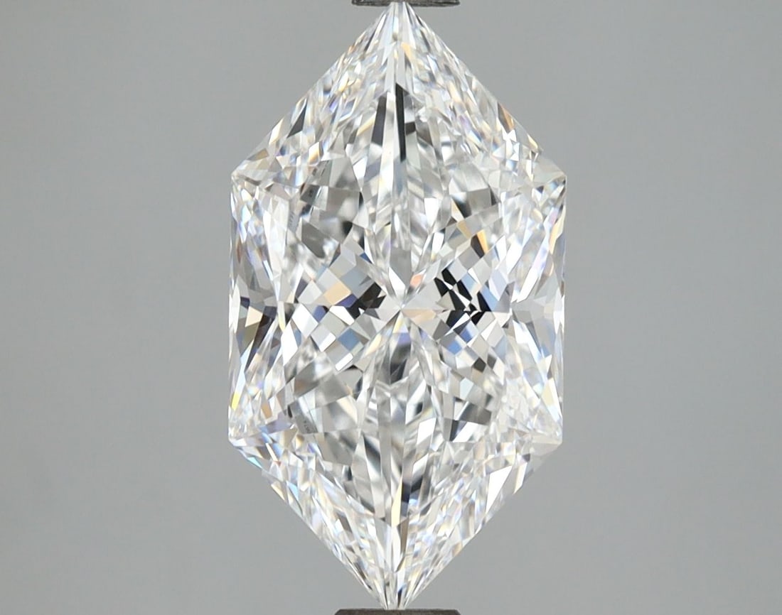 IGI Hexagonal 3.6ct D VVS2 Loose Lab Diamond: IGI Hexagonal 3.6ct D VVS2 Loose Lab Diamond A stunning lab-grown diamond, certified by the International Gemological Institute (IGI), boasts exceptional clarity and color. With its impressive 3.6 car