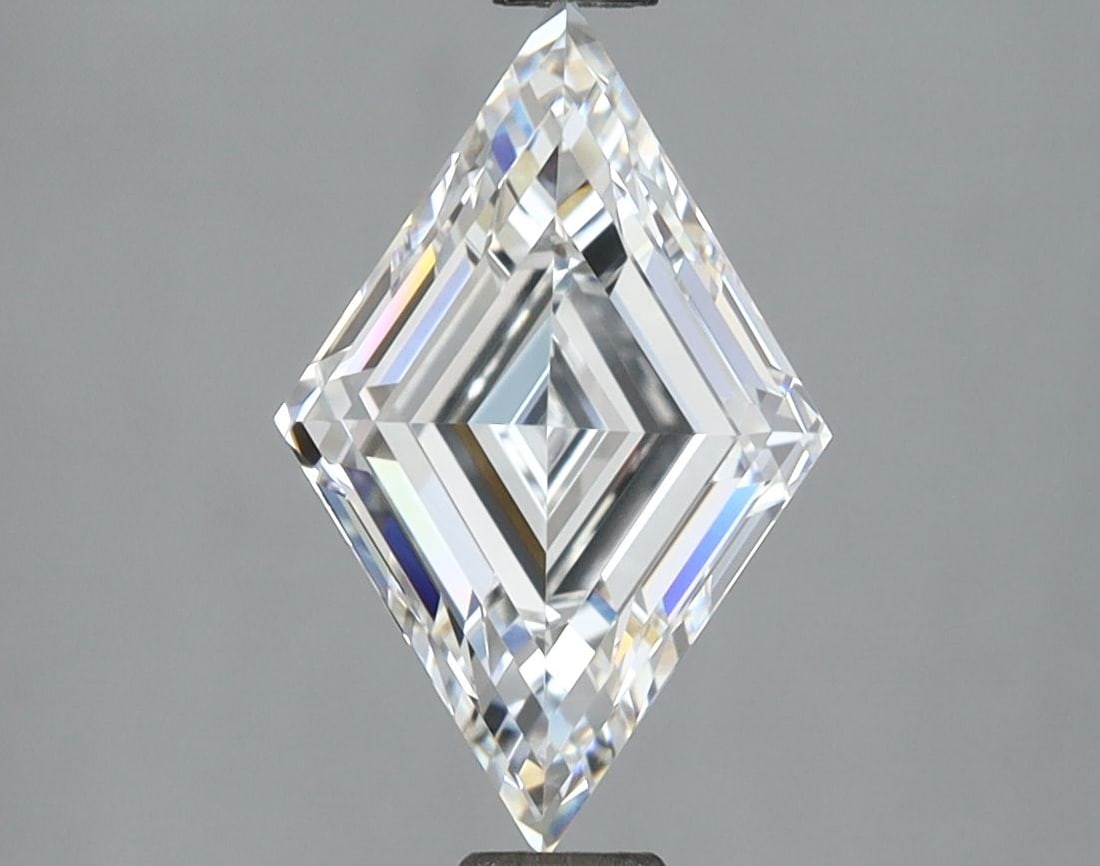 Loose Lab Diamond - IGI Lozenge 2.02ct E VVS2: Loose Lab Diamond - IGI Lozenge 2.02ct E VVS2 A truly unique gem, this 2.02ct lab-grown diamond boasts exceptional clarity with an IGI VVS2 rating, ensuring maximum brilliance and fire. Its E color gr