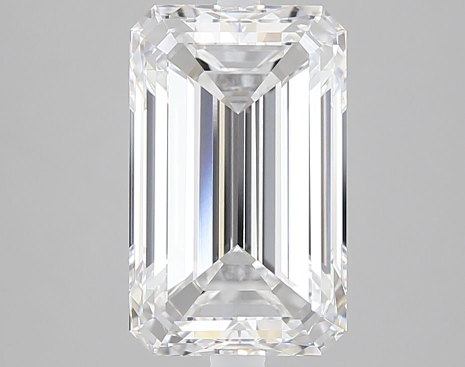 Loose Lab Diamond - IGI Emerald 4.02ct D VVS1: Loose Lab Diamond - IGI Emerald 4.02ct D VVS1 A rare and exceptional lab-grown diamond, certified by the International Gemological Institute (IGI) as an IGI Emerald 4.02ct D VVS1, boasting an impressi