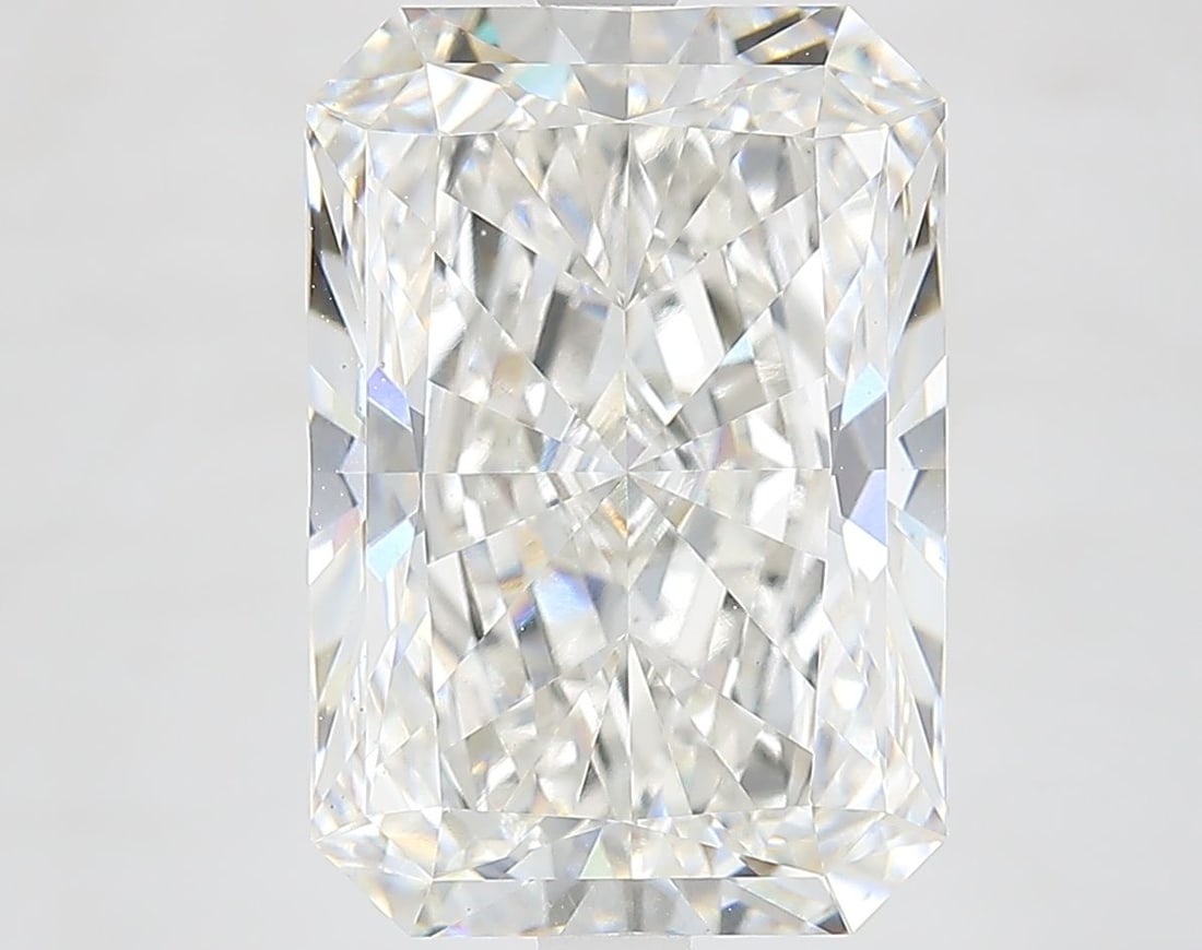 IGI Radiant 7.12ct G VVS2 Loose Lab Diamond: IGI Radiant 7.12ct G VVS2 Loose Lab Diamond Experience the brilliance of nature, crafted in a lab with precision and care. This stunning 7.12ct IGI Radiant diamond boasts exceptional clarity (VVS2), v