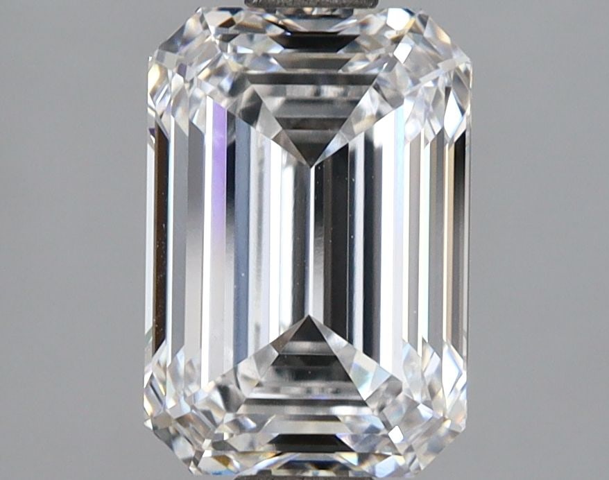 IGI Emerald 2.65ct D VVS1 Loose Lab Diamond: IGI Emerald 2.65ct D VVS1 Loose Lab Diamond Experience the exceptional brilliance of this stunning 2.65ct IGI D VVS1 loose lab diamond, boasting an impressive color grade and flawless clarity. Grown i