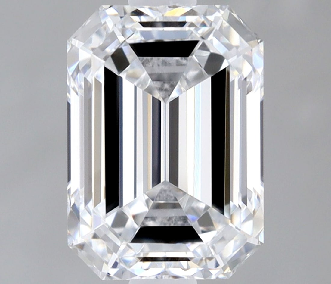 Loose Lab Diamond - Emerald 0.98ct D VVS2: Loose Lab Diamond - Emerald 0.98ct D VVS2 A rare and exceptional loose lab diamond, this 0.98ct Emerald D VVS2 boasts an impressive clarity grade and vibrant color, making it a true gem for any jewelr