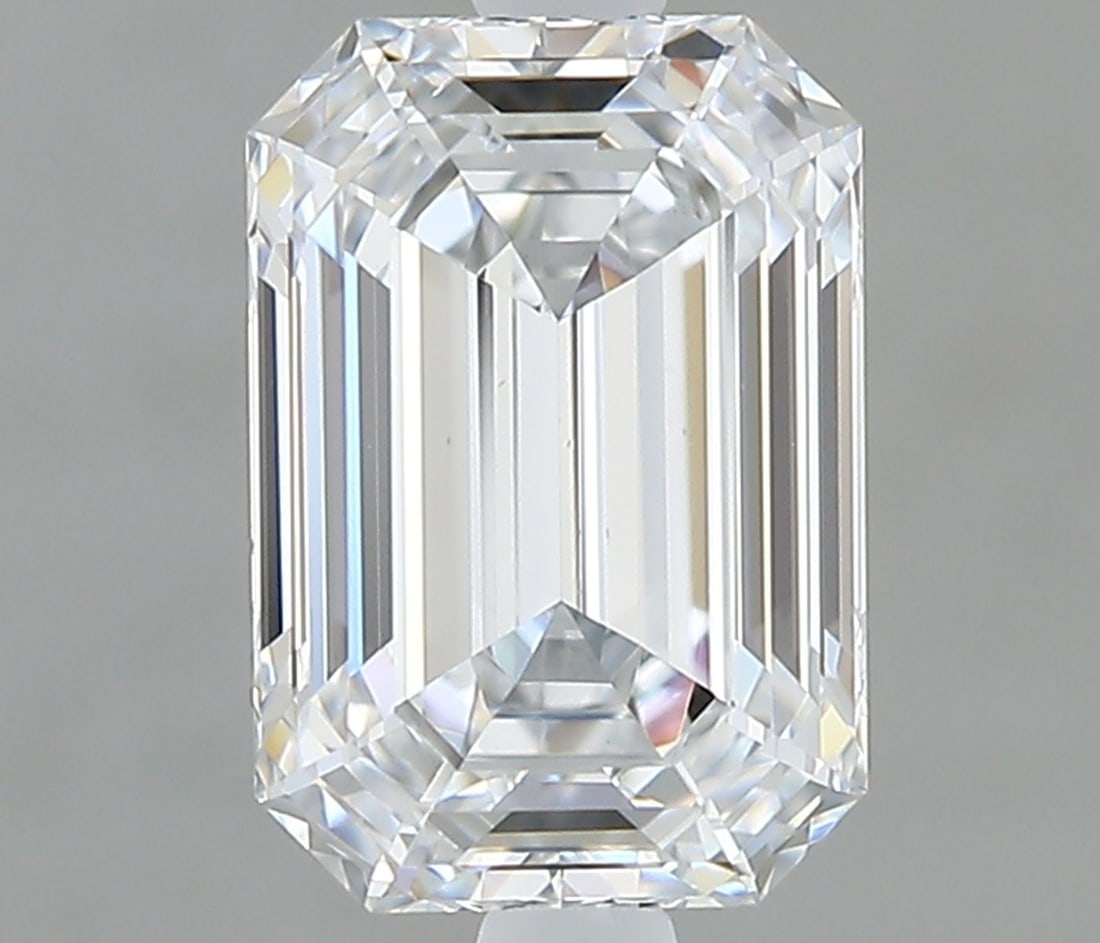 Loose Lab Diamond - IGI Emerald 1.13ct D VVS2: Loose Lab Diamond - IGI Emerald 1.13ct D VVS2 Experience the unparalleled brilliance of a lab-grown diamond, certified by IGI as an Emerald cut with exceptional clarity and color. This stunning