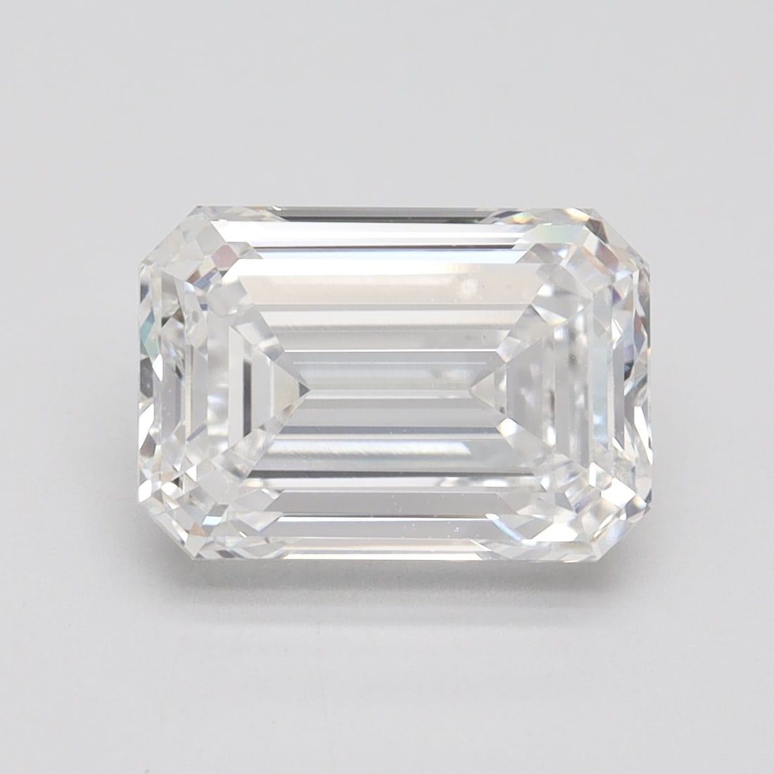 Loose Lab Diamond - IGI Emerald 4.09ct D VVS2: Loose Lab Diamond - IGI Emerald 4.09ct D VVS2 A stunning lab-grown diamond, certified by the International Gemological Institute (IGI) as an IGI Emerald 4.09ct D VVS2, boasts exceptional clarity and c