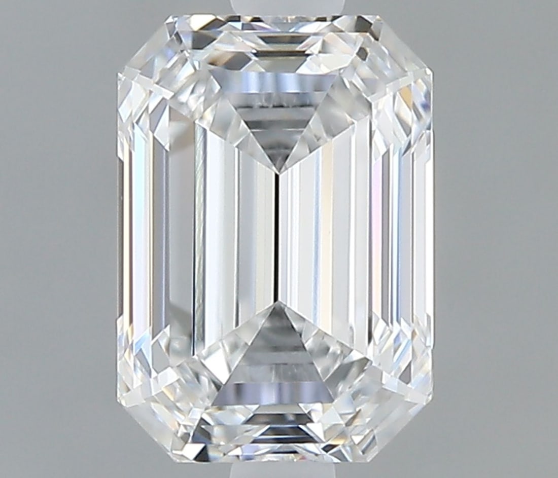 Loose Lab Diamond - Emerald 0.84ct D VVS1: Loose Lab Diamond - Emerald 0.84ct D VVS1 Experience the brilliance of nature, minus the environmental impact and high costs associated with traditional mining. This stunning 0.84ct emerald-cut lab di
