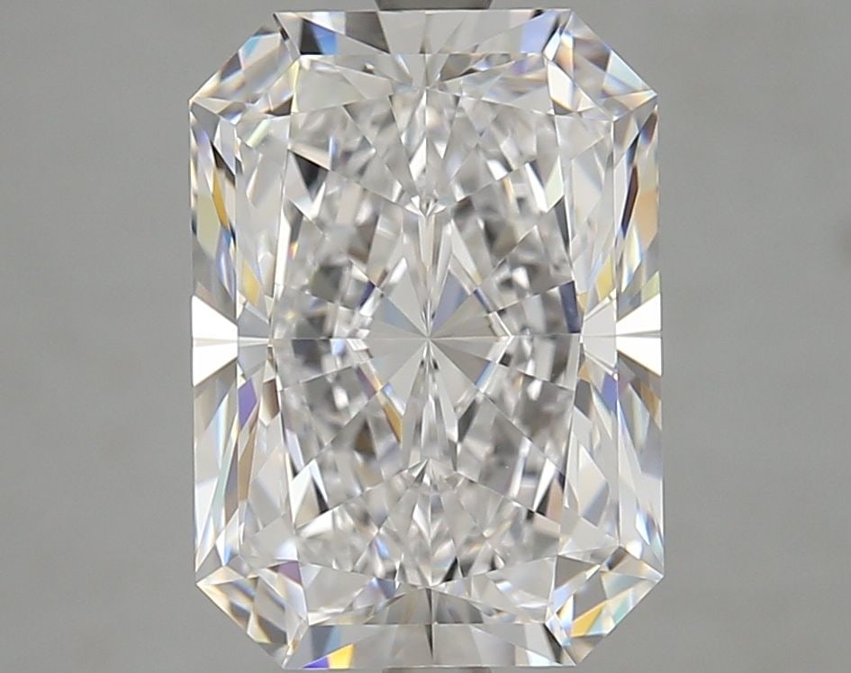 Loose Lab Diamond - IGI Radiant 5.0ct D FL: Loose Lab Diamond - IGI Radiant 5.0ct D FL Experience the brilliance of a truly unique gemstone - a 5.0ct lab-grown diamond certified by the International Gemological Institute (IGI) as D color, FL