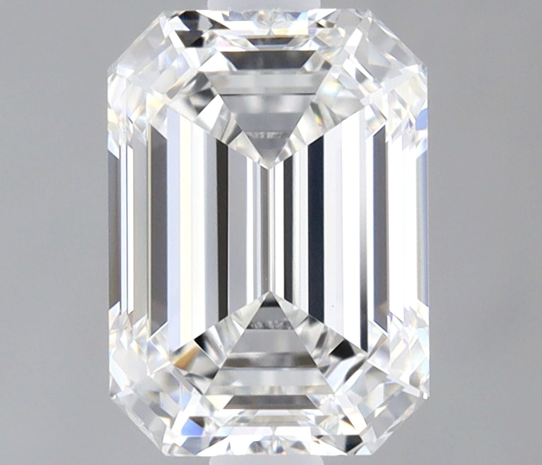Loose Lab Diamond - Emerald 0.93ct E VVS2: Loose Lab Diamond - Emerald 0.93ct E VVS2 A stunning emerald-cut lab diamond, certified VVS2 clarity and boasting exceptional polish and symmetry, shines with vibrant E color. This rare 0.93ct gem is