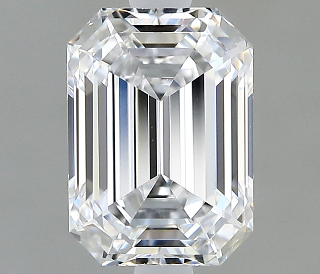 Loose Lab Diamond - Emerald 0.91ct D VVS2: Loose Lab Diamond - Emerald 0.91ct D VVS2 A rare and exceptional lab-grown diamond, this 0.91ct Emerald D VVS2 boasts unparalleled clarity and color, making it a true gem for any jewelry enthusiast. I