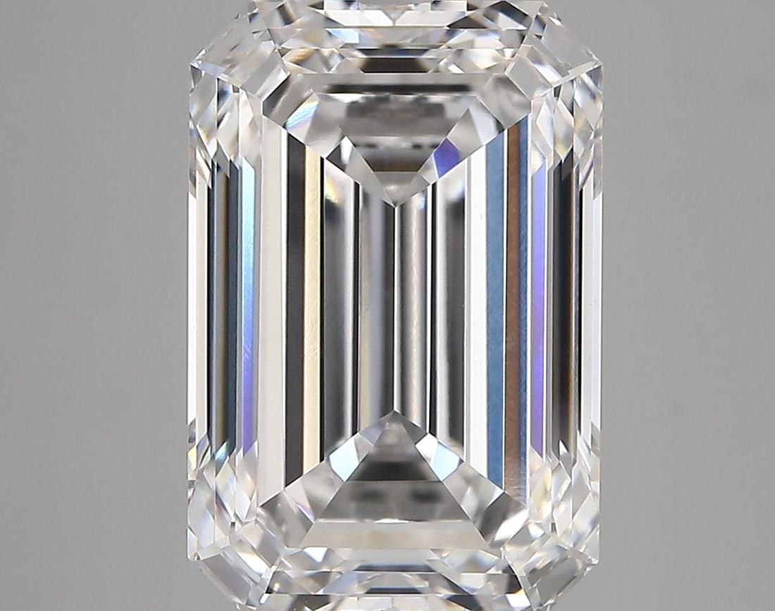 Loose Lab Diamond - IGI Emerald 8.05ct E VVS2: Loose Lab Diamond - IGI Emerald 8.05ct E VVS2 Experience the unparalleled brilliance of a lab-grown diamond, certified by the International Gemological Institute (IGI) as an E color, VVS2 clarity gems