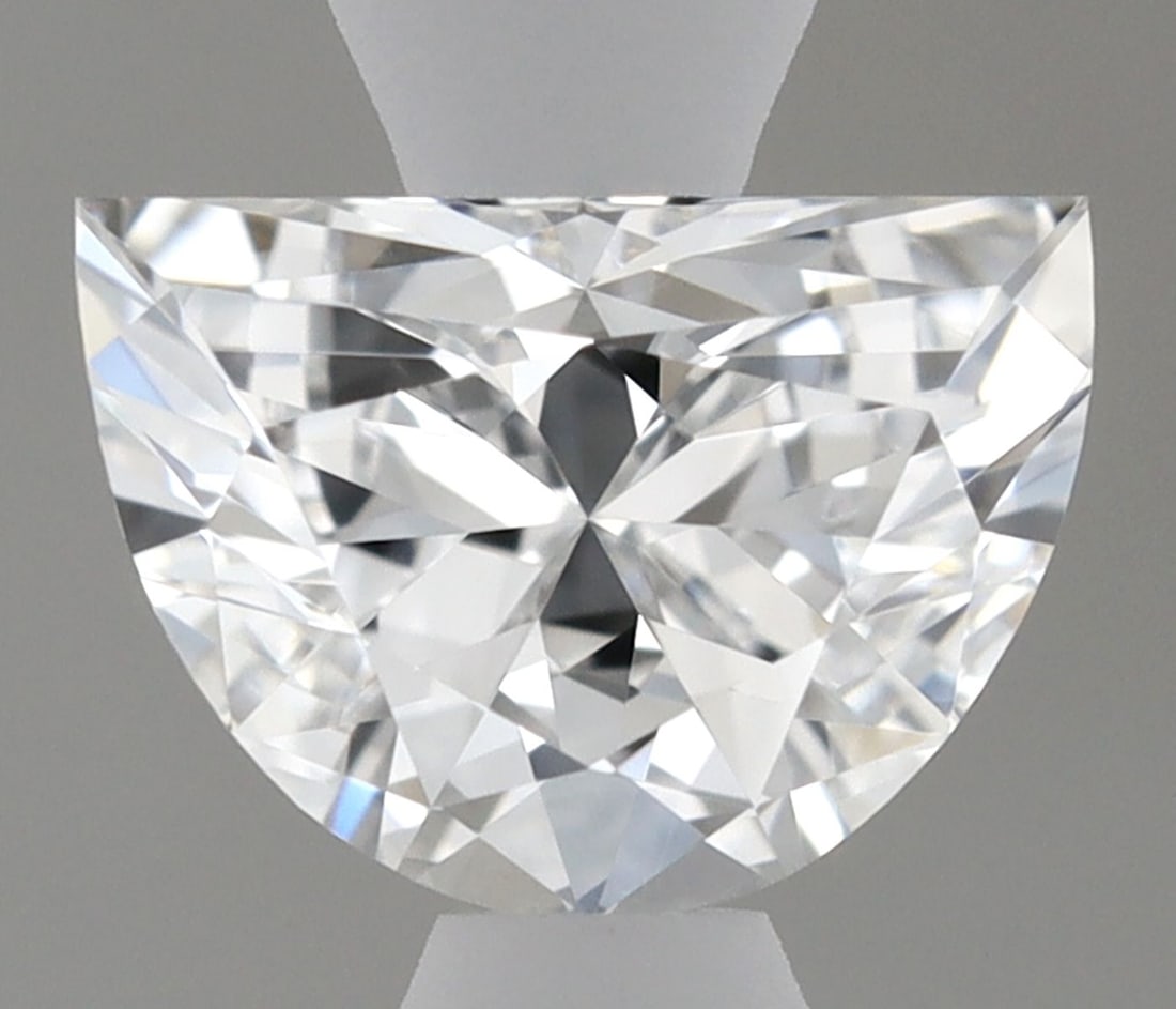 Half Moon 0.37ct E VVS1 Loose Lab Diamond: Half Moon 0.37ct E VVS1 Loose Lab Diamond A rare opportunity to own a stunning, lab-grown diamond with exceptional clarity and color. This 0.37ct E VVS1 loose lab diamond boasts impressive optical qua