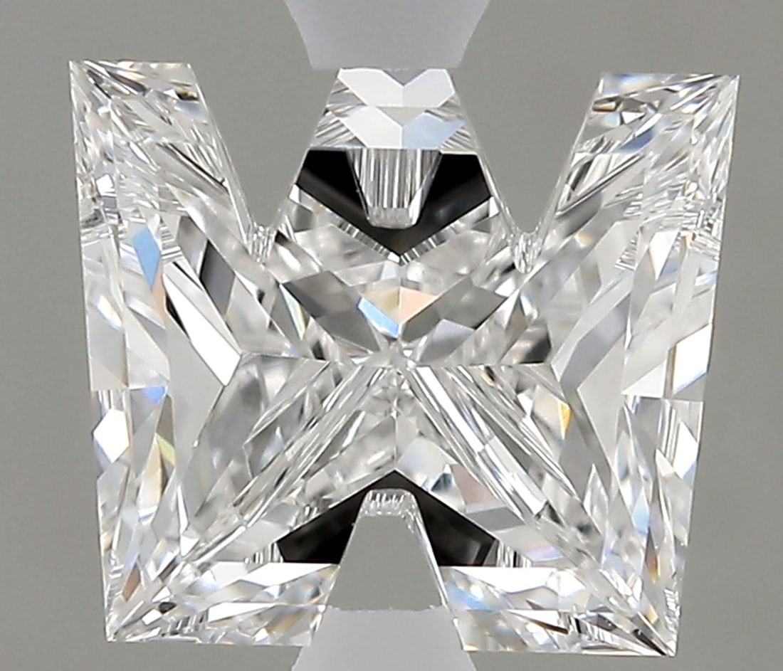 1.04ct E VVS1 Loose Lab Diamond: 1.04ct E VVS1 Loose Lab Diamond A rare opportunity to own a truly exceptional diamond, this 1.04ct E VVS1 lab-grown gem shines with unparalleled brilliance and clarity. With its vibrant color and prec