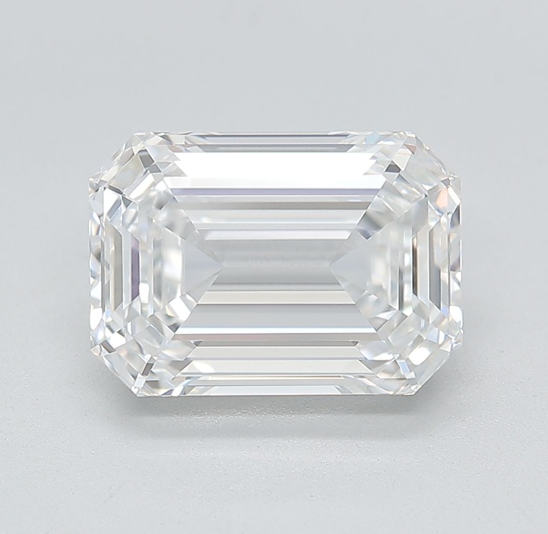 Loose Lab Diamond - IGI Emerald 4.01ct D VVS1: Loose Lab Diamond - IGI Emerald 4.01ct D VVS1 A stunning lab-grown diamond, certified by the International Gemological Institute (IGI), boasts exceptional clarity and color, with a D grade for its rar