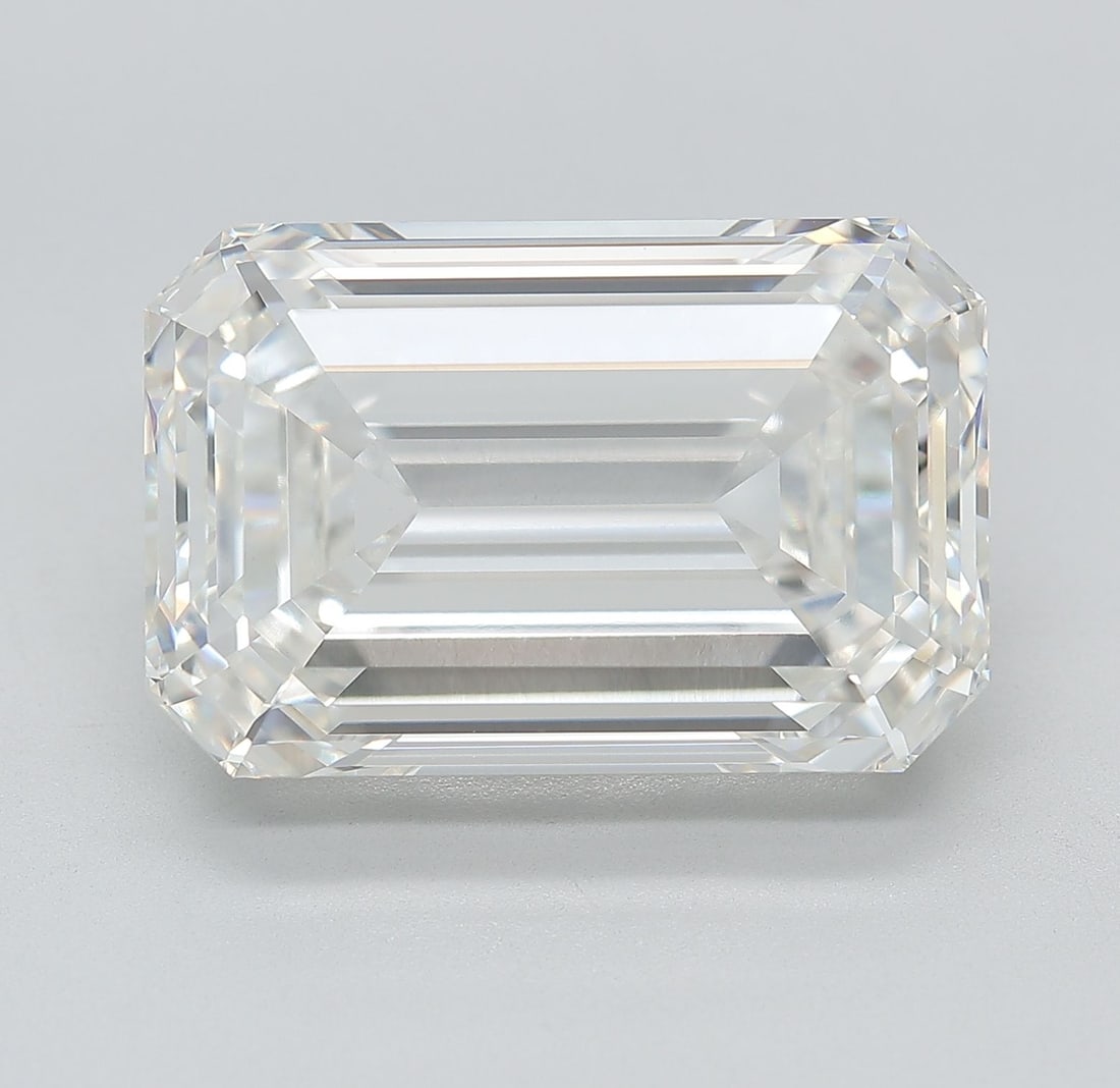IGI Emerald 14.71ct H VVS2 Loose Lab Diamond: IGI Emerald 14.71ct H VVS2 Loose Lab Diamond Experience the exceptional beauty of a lab-grown emerald-cut diamond, boasting an impressive 14.71 carats and exceptional clarity with a VVS2 grade. Its vi