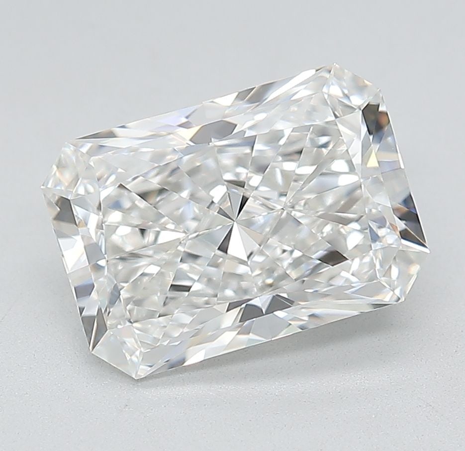 IGI Radiant 3.25ct E VVS1 Loose Lab Diamond: IGI Radiant 3.25ct E VVS1 Loose Lab Diamond Experience the brilliance of nature, without the environmental impact - this stunning IGI Radiant cut lab diamond boasts exceptional clarity (VVS1) and