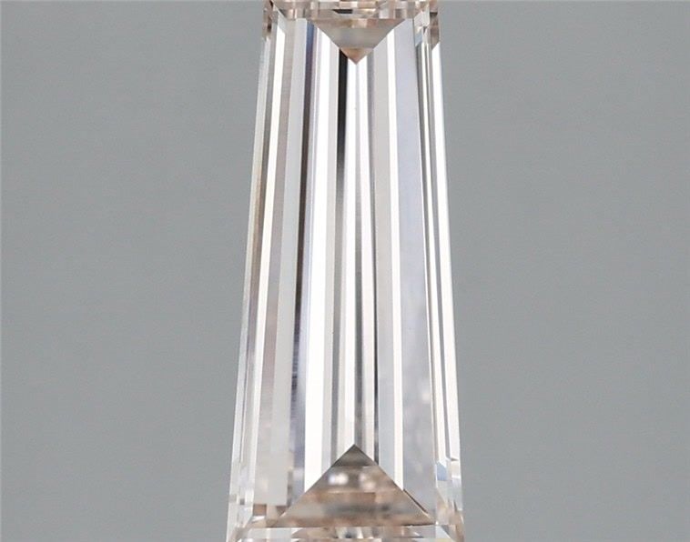 IGI Tapered Baguette 1.5ct F VVS2 Loose Lab Diamond: IGI Tapered Baguette 1.5ct F VVS2 Loose Lab Diamond A stunning lab-grown diamond, certified by the International Gemological Institute (IGI), boasts exceptional clarity and color in its 1.5ct F VVS2 c