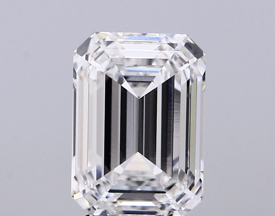 Loose Lab Diamond - IGI Emerald 3.25ct F VVS2: Loose Lab Diamond - IGI Emerald 3.25ct F VVS2 Experience the brilliance of nature, without the environmental impact - this stunning lab-grown diamond boasts exceptional clarity (VVS2) and color (F), m