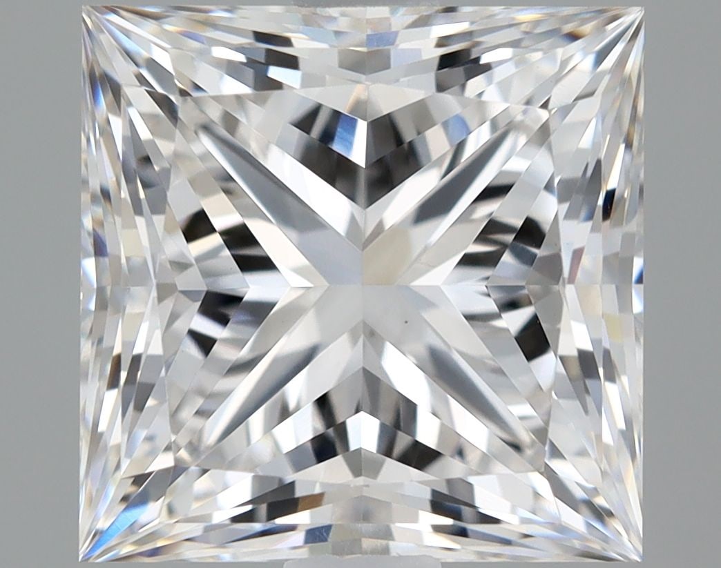 IGI Princess 2.85ct G VVS2 Loose Lab Diamond: IGI Princess 2.85ct G VVS2 Loose Lab Diamond A rare opportunity to own a stunning lab-grown diamond, certified by the International Gemological Institute (IGI) as a G color, VVS2 clarity, and boasting