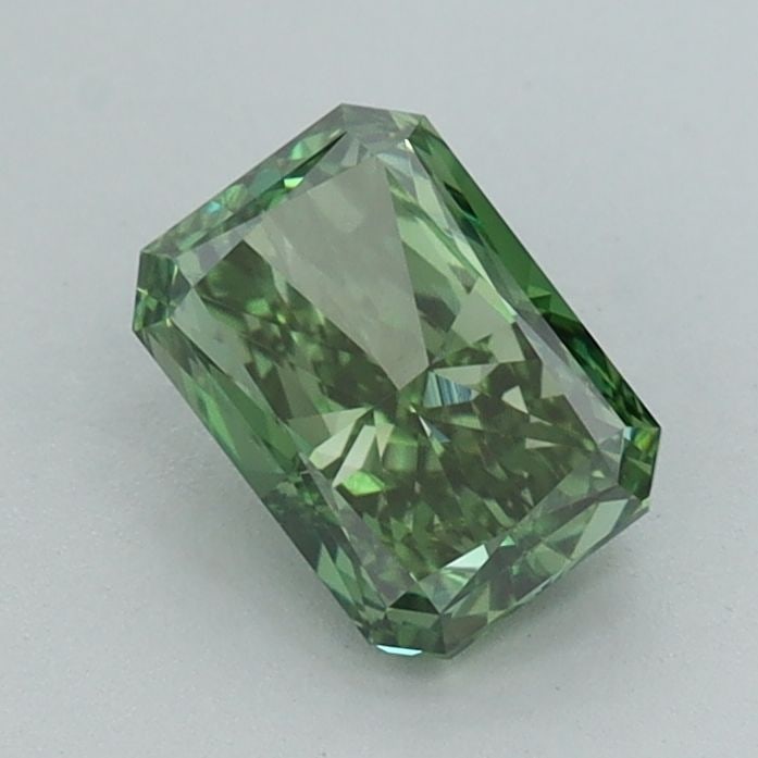 IGI Radiant 1.01ct Fancy Vivid Green VVS2 Loose Lab Diamond: IGI Radiant 1.01ct Fancy Vivid Green VVS2 Loose Lab Diamond Experience the rare beauty of a lab-grown Fancy Vivid Green diamond, certified by IGI as 1.01 carats in exceptional condition. With its vibr