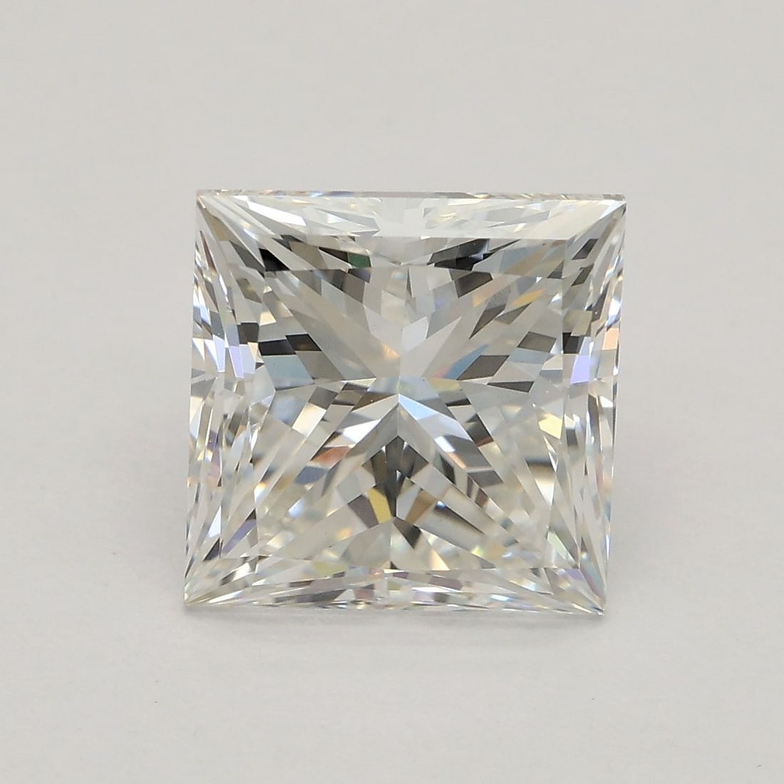 IGI Princess 2.62ct F VVS2 Loose Lab Diamond: IGI Princess 2.62ct F VVS2 Loose Lab Diamond Experience the exceptional quality of this stunning 2.62ct F VVS2 loose lab diamond, certified by the International Gemological Institute (IGI). Grown in a