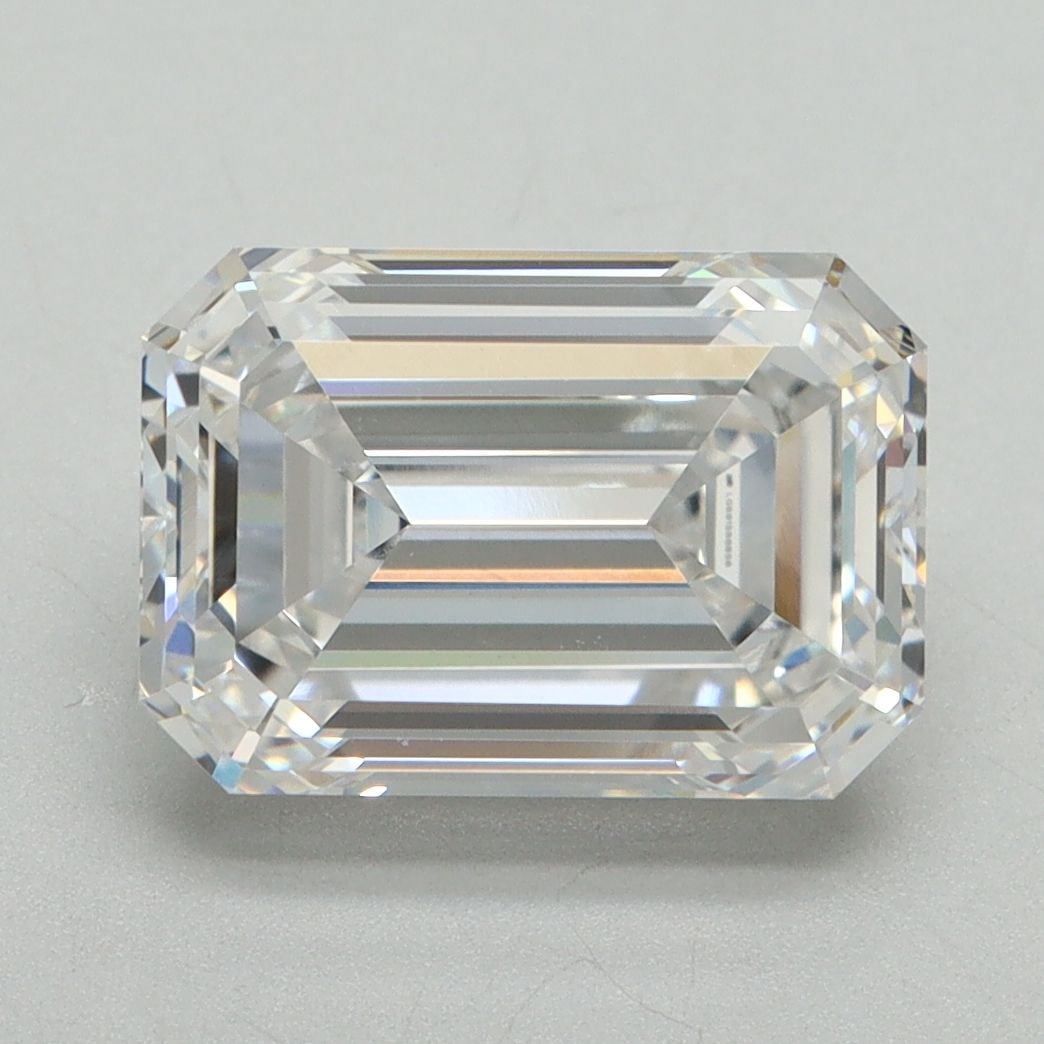 Loose Lab Diamond - IGI Emerald 4.12ct D VVS1: Loose Lab Diamond - IGI Emerald 4.12ct D VVS1 Experience the brilliance of nature, without the environmental impact - this stunning lab-grown diamond boasts exceptional clarity and color, with a vibra