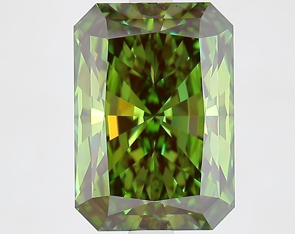 IGI Radiant 4.11ct Fancy Vivid Green VVS2 Loose Lab Diamond: IGI Radiant 4.11ct Fancy Vivid Green VVS2 Loose Lab Diamond Experience the breathtaking beauty of nature in a lab-grown diamond, boasting an extraordinary Fancy Vivid Green hue and exceptional clarity